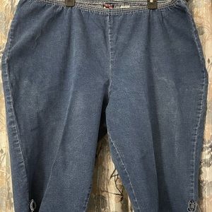 Just My Size 4X Elastic Waist Denim Capri, Side Tie Detail. No Pockets. Cute!